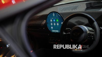 Bagian interior mobil terbaru Mini John Cooper Works dipamerkan saat acara Gaikindo Indonesia International Auto Show (GIIAS) 2025 di ICE BSD, Tangerang, Banten, Rabu (23/7/2025). Pada gelaran GIIAS 2025, BMW Group Indonesia dan MINI Asia memperkenalkan model terbaru Mini John Cooper Works yakni dua mobil bertenaga listrik diantaranya JCW electric dan Mini JCW Aceman serta tiga mobil bermesin bensin.